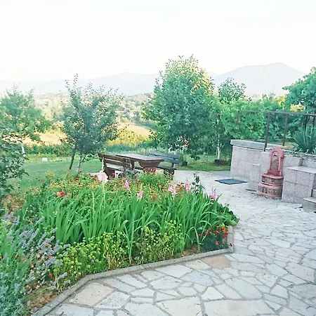 Ruza Vjetrova Holiday home *